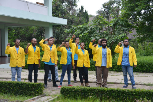 Peserta Beasiswa LPMAK di IKOPIN Bandung mengikuti pelatihan kewirausahaan. (miskan/lpmak)