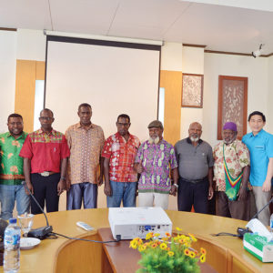 Foto bersama usai penandatangan PKS.