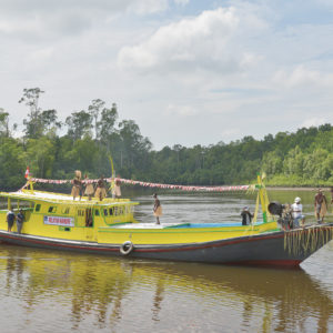 Kapal Ikan yang di hibahkan oleh Biro Ekonomi LPMAK kepada Kelompok Nelayan Mandiri