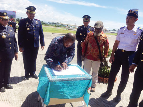 Penandatanganan berkas kerjasama antara LPMAK dan Balai Pendidikan dan Pelatihan Penerbang (BP3) Banyuwangi yang dilaksanakan di Kompleks Bandara Blimbingsari, Jalan Agung Wilis Kecamatan Rogojampi Banyuwangi.